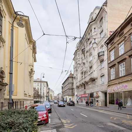 Amazing View Designer With Sauna And Jacuzzi 3 Min To Opera House Βουδαπέστη