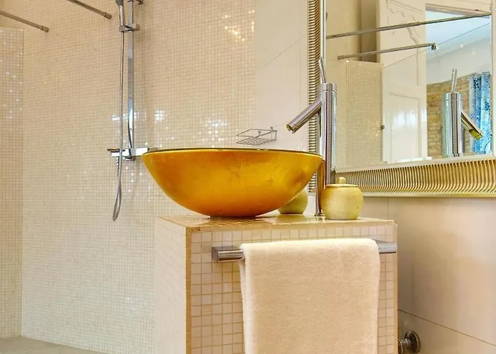 Amazing View Designer With Sauna And Jacuzzi 3 Min To Opera House Apartment *
