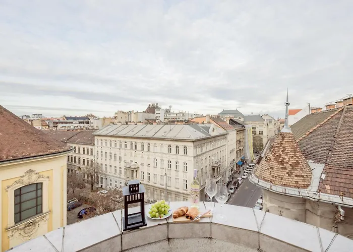 Apartment Amazing View Designer With Sauna And Jacuzzi 3 Min To Opera House Budapest