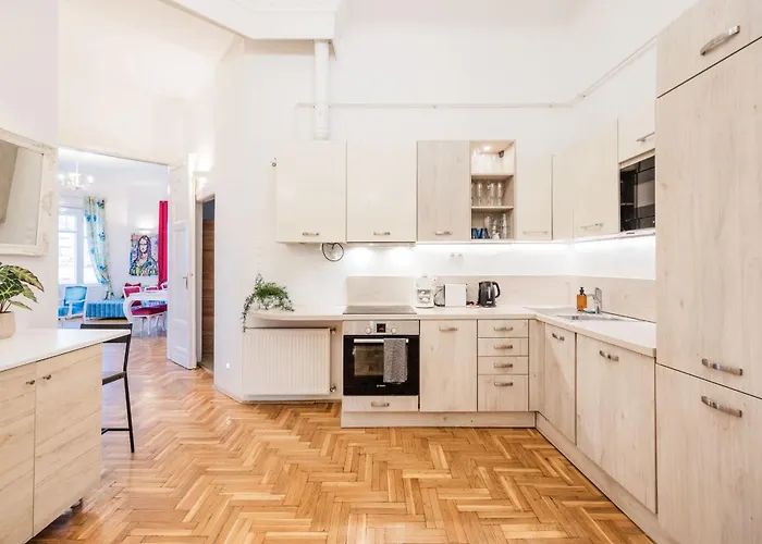 Apartment Amazing View Designer With Sauna And Jacuzzi 3 Min To Opera House Budapest