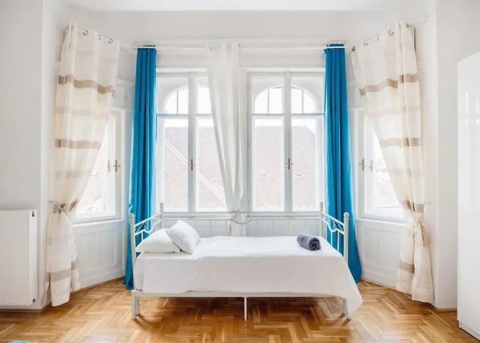 Amazing View Designer With Sauna And Jacuzzi 3 Min To Opera House * Budapest