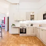 Apartament Amazing View Designer With Sauna And Jacuzzi 3 Min To Opera House Budapesta