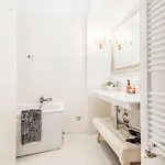Amazing View Designer With Sauna And Jacuzzi 3 Min To Opera House Budapesta